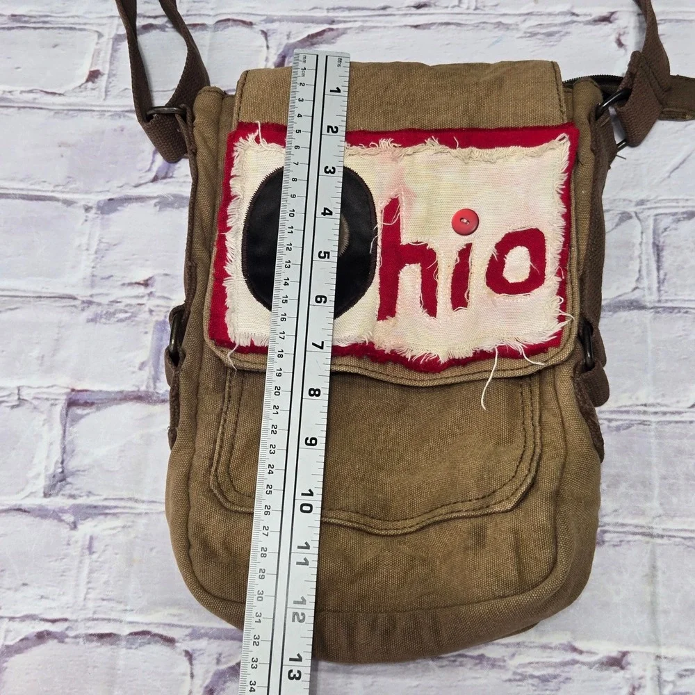 Unbranded canvas messenger